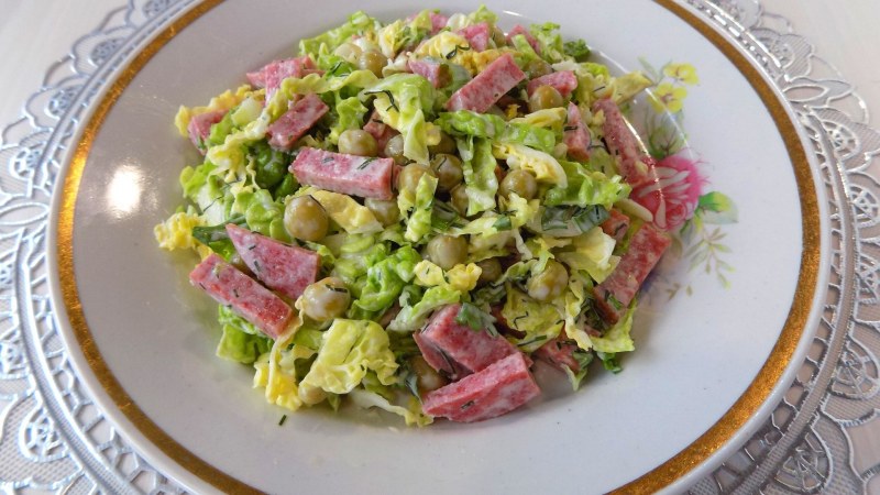 Салат семь холмов с сухариками