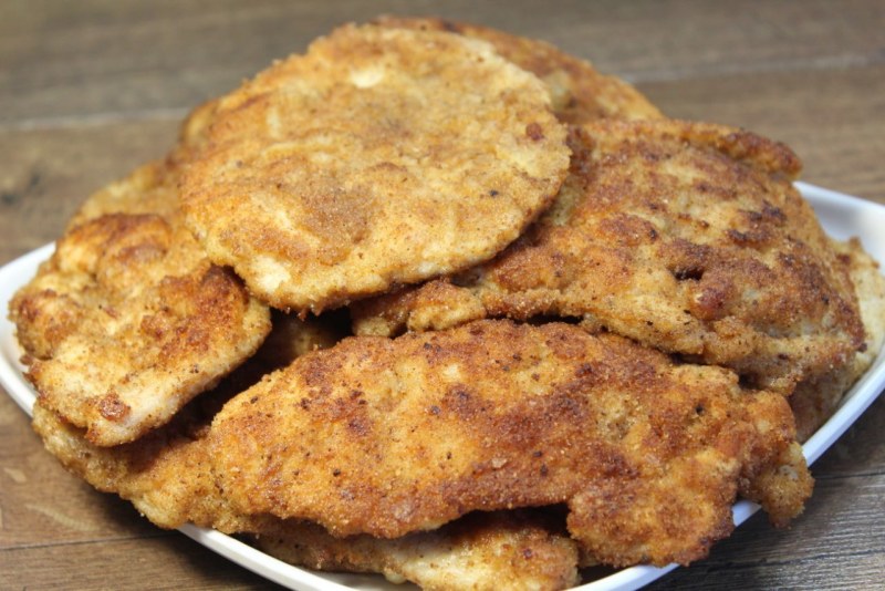 Приготовленная лапа медведя
