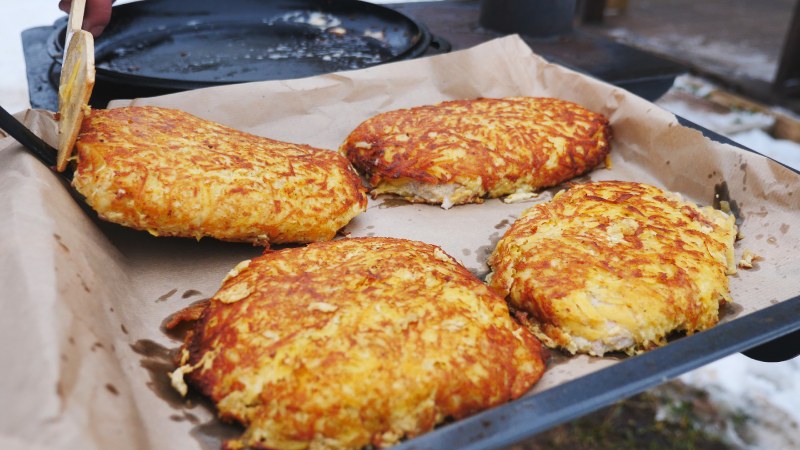 Фирма с логотипом лапы мишки