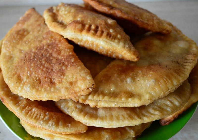 Чебуреки домашние с мясом