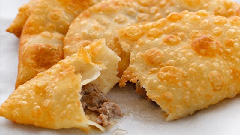 Пирожки беляши чебуреки