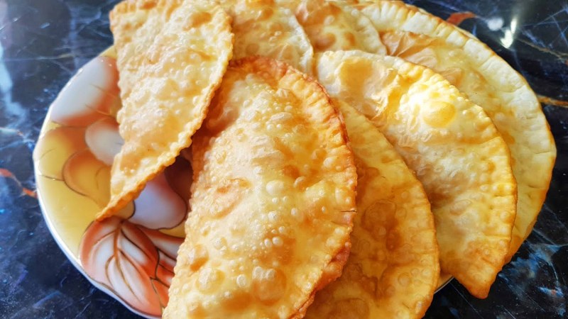 Чебуреки с мясной фаршем