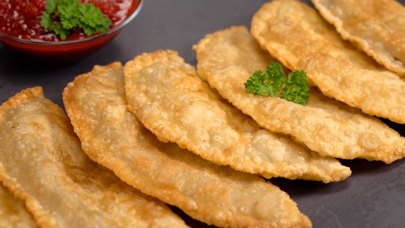 Сочные чебуреки с мясом