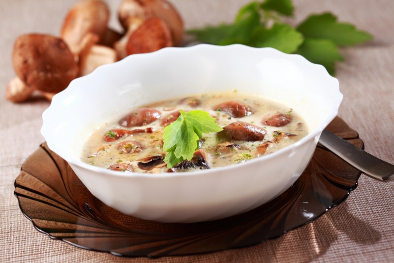 Сырный суп с шампиньонами и брокколи