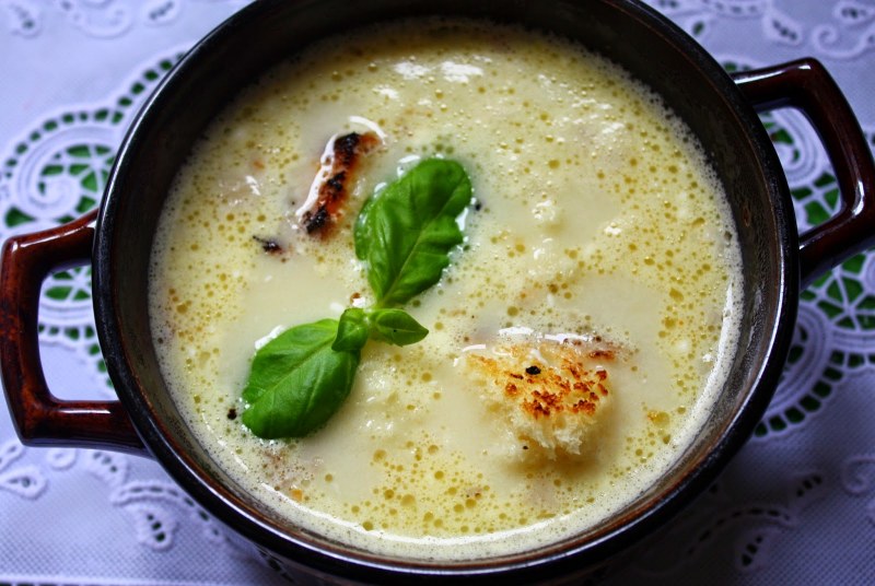 Суп с плавленным сыром и курицей и грибами