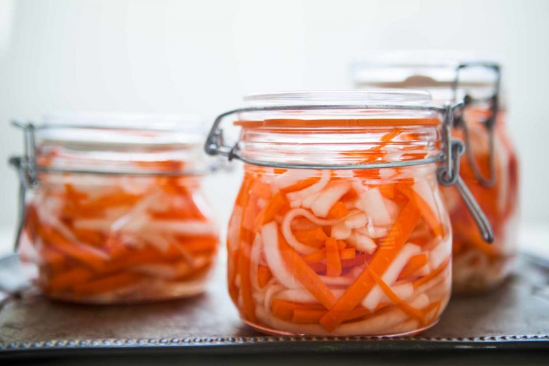 Маринованный дайкон с морковью