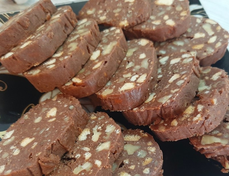 Шоколадная колбаса с семечками