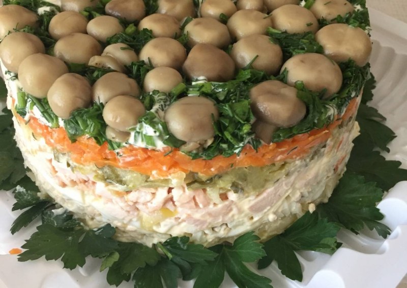 Салат Лесная Поляна с опятами