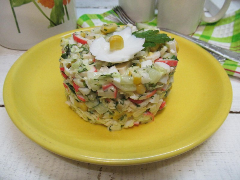 Крабовый салат с пекинской капустой