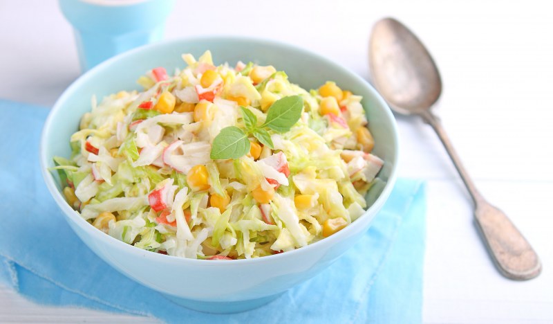 Капуста крабовые палочки кукуруза