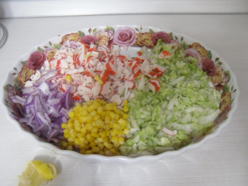 Крабовый салат с пекинской капустой