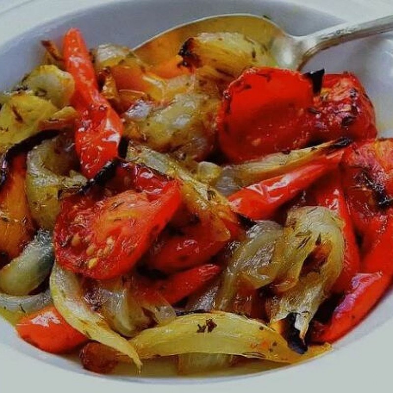 Салат с баклажанами и помидорами и перцем по корейски