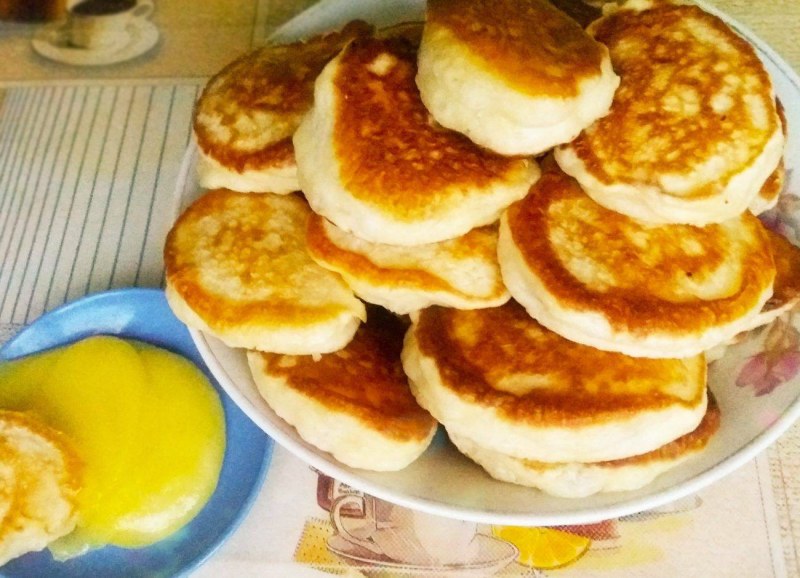 Пышные оладьи с яблоками
