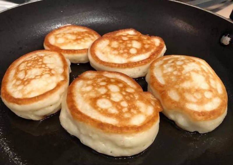 Оладьи с яблоками на кефире