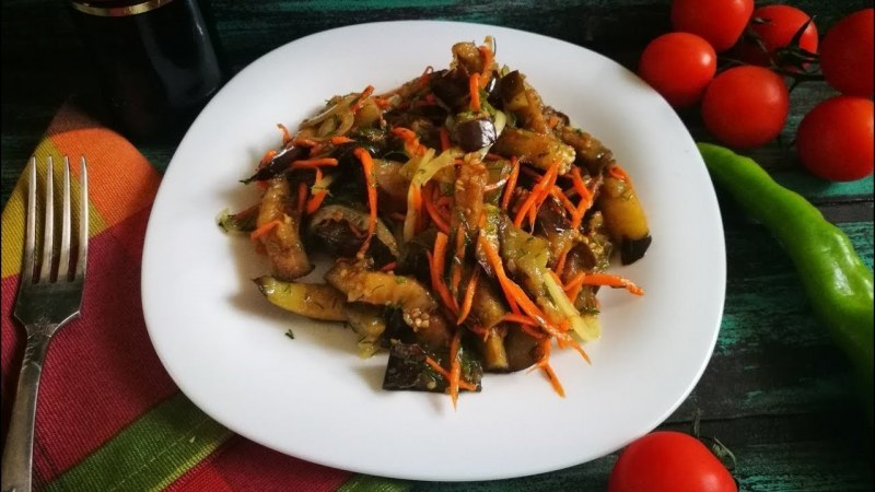 Салат острый с морковью по-корейски и баклажан