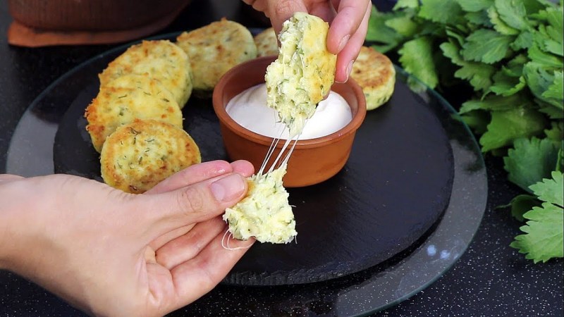 Сырники с изюмом из творога