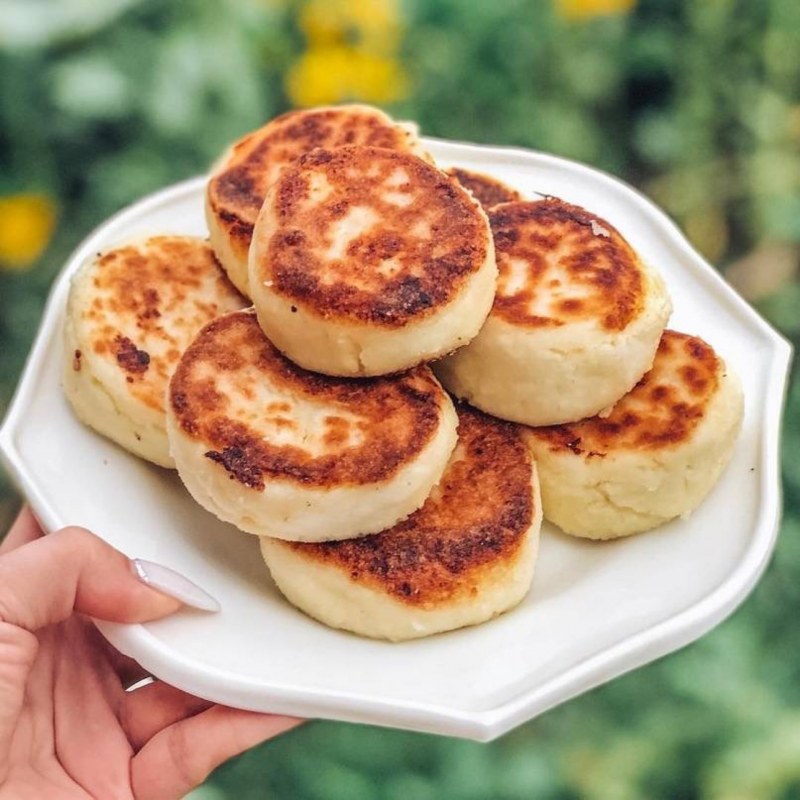 Сырники с ягодным соусом