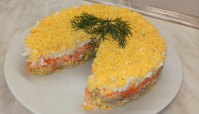 Слоеный салат Мимоза