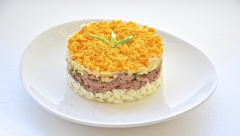Мимоза с рисом и консервой