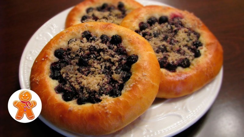 Ватрушка с черникой
