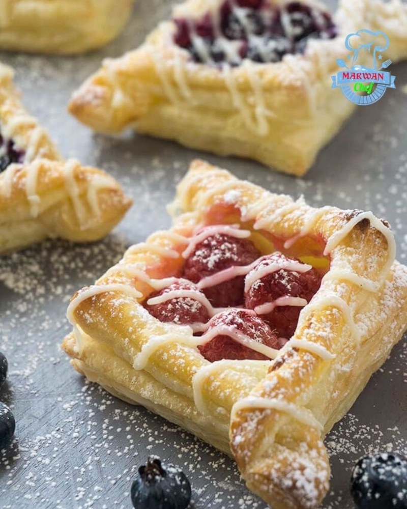 Слоеная выпечка с начинкой