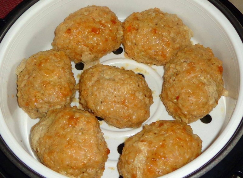 Куриные котлеты на пару