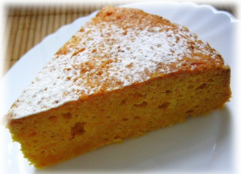 Пряный морковный бисквит