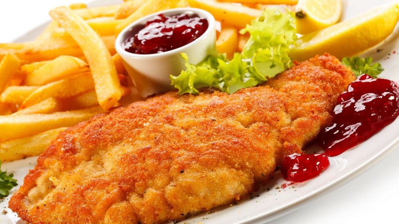 Венский шницель с картофелем фри