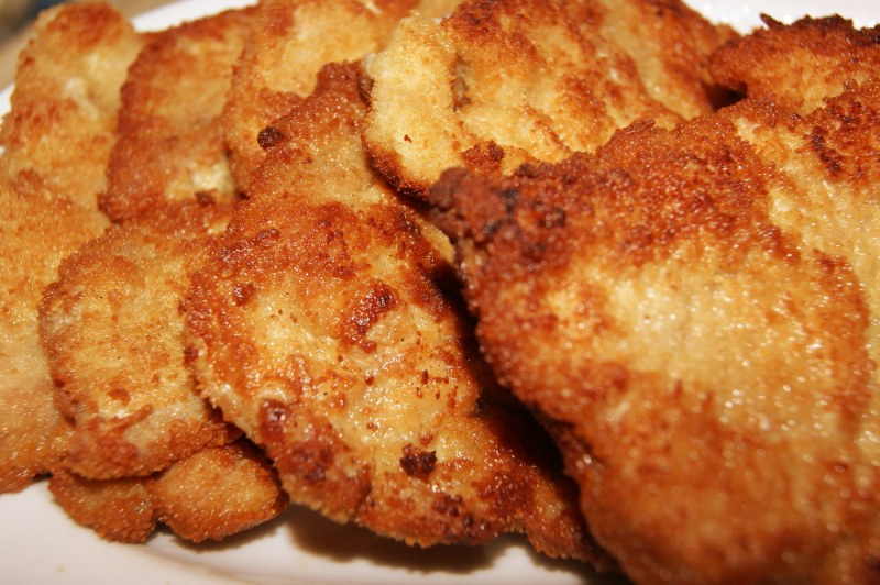 Панировка в сухарях и яйце отбивные мясо