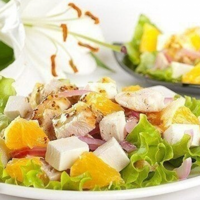 Греческий салат с курицей