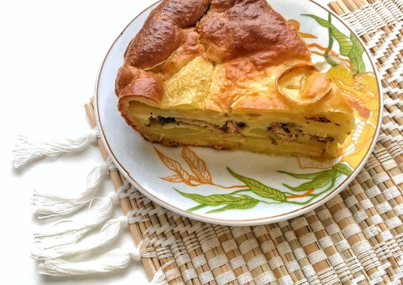 Пироги с рыбой и картошкой
