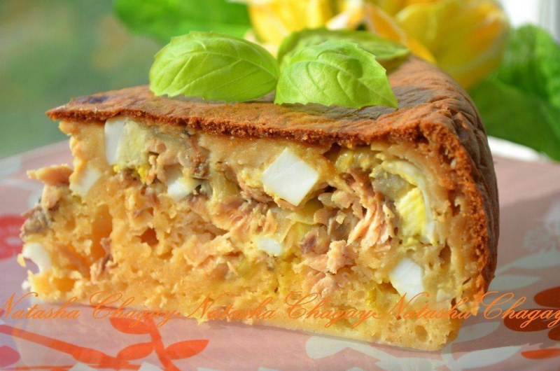 Пирог с рыбой и рисом