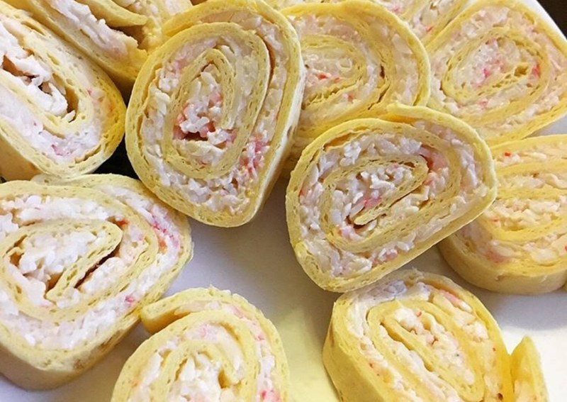 Рулет из лаваша с сыром и зеленью