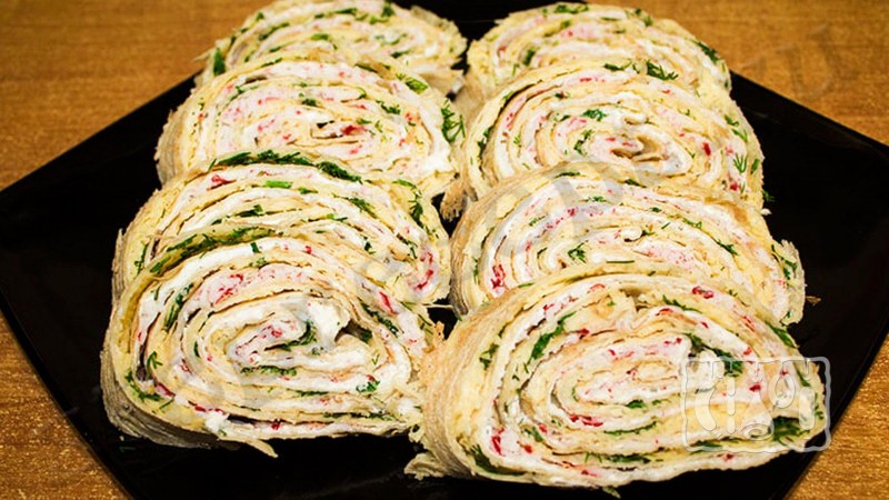 Восточные гренки из лаваша с крабовыми