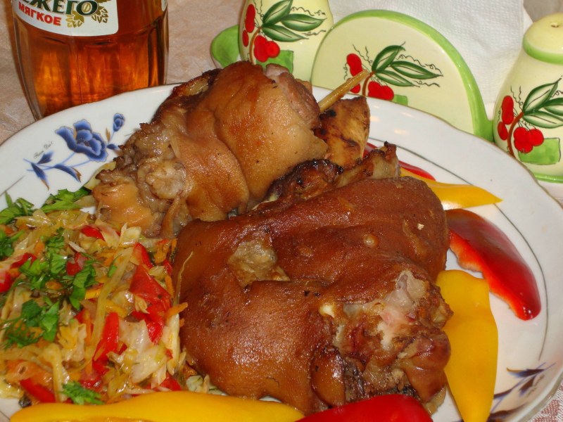 Свиная рулька в пиве