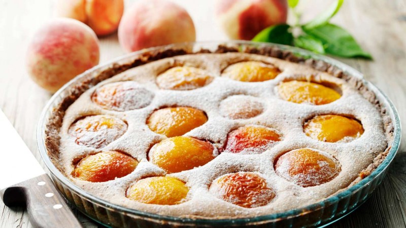 Клафути с персиками