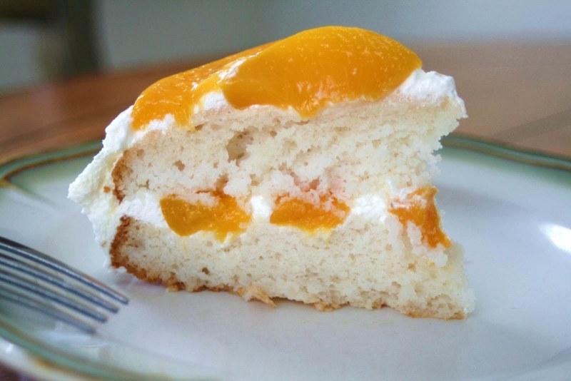 Торт с творогом и персиками