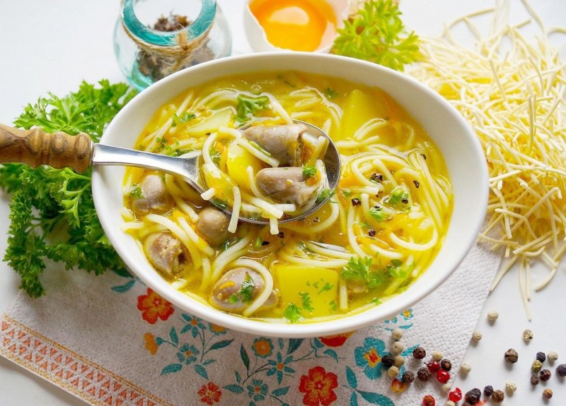 Куриный вермишелевый суп с картошкой
