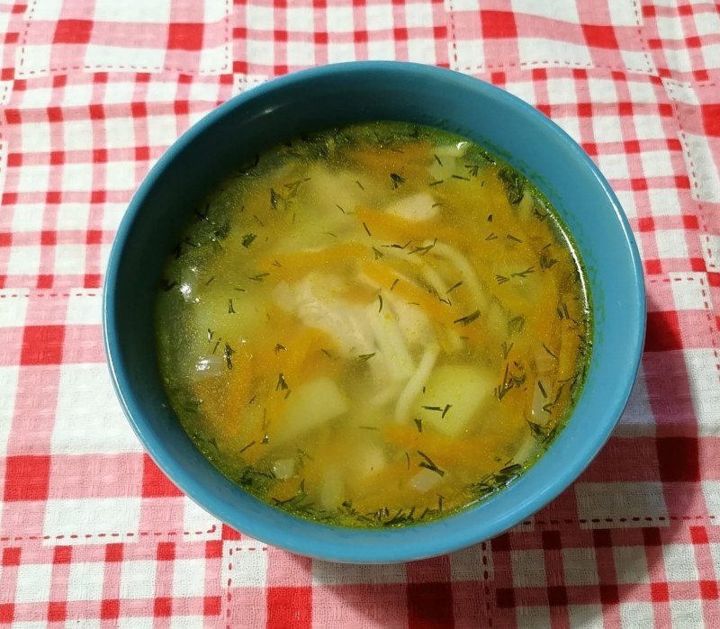 Куриный вермишелевый суп с картошкой