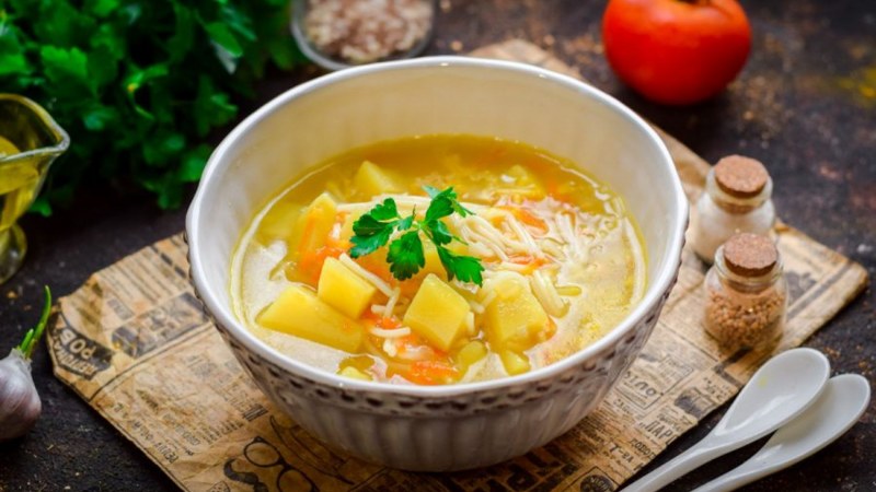 Куриный суп с плавленым сыром