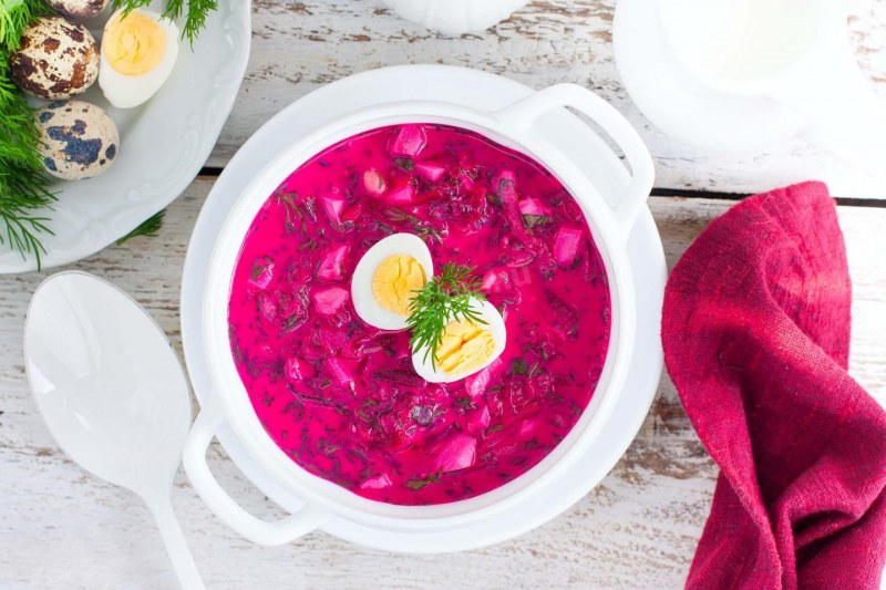 Свекольный суп с яйцом и катыком
