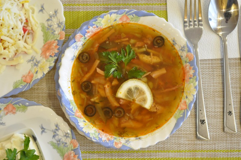 Солянка сборная мясная классическая