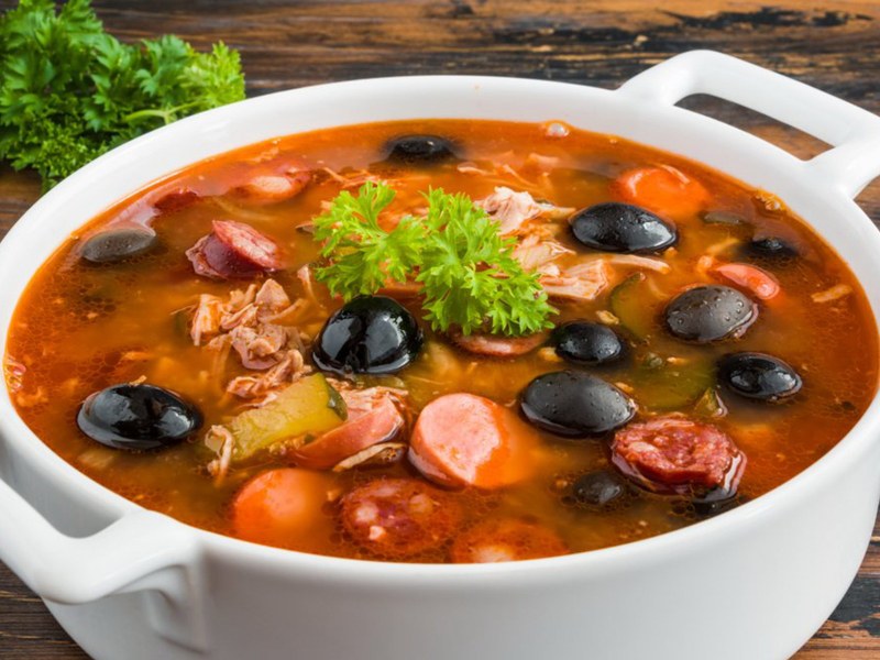 Суп солянка сборная мясная