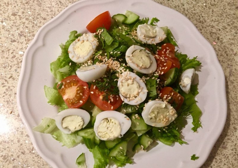 Салат с семгой огурцом яйцом