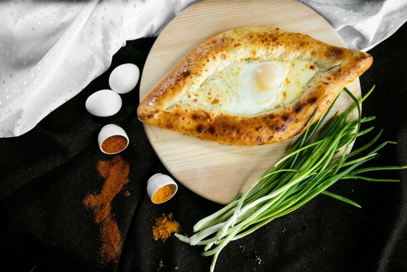 Хачапури по аджарски с беконом
