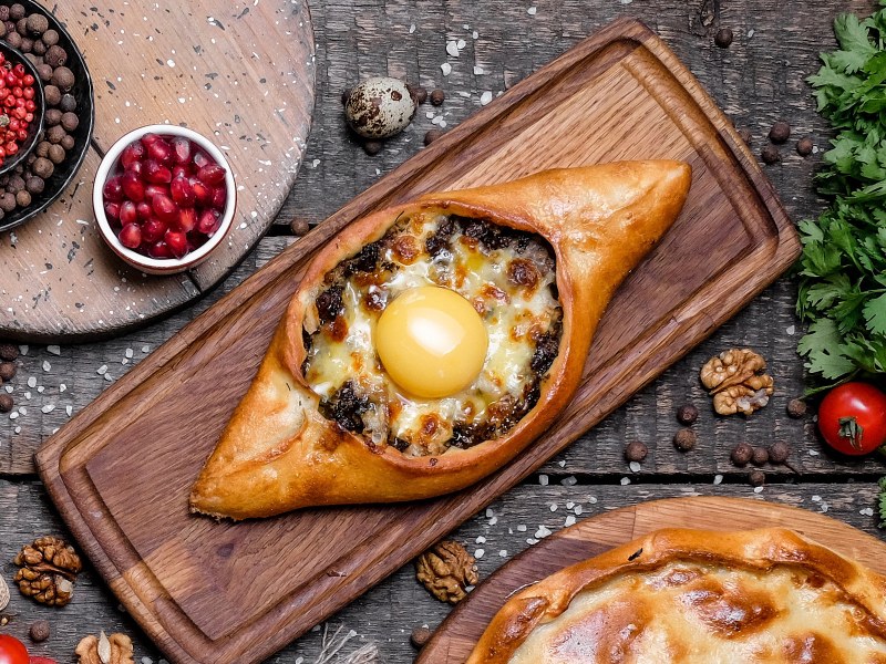 Хачапури по-аджарски с грибами