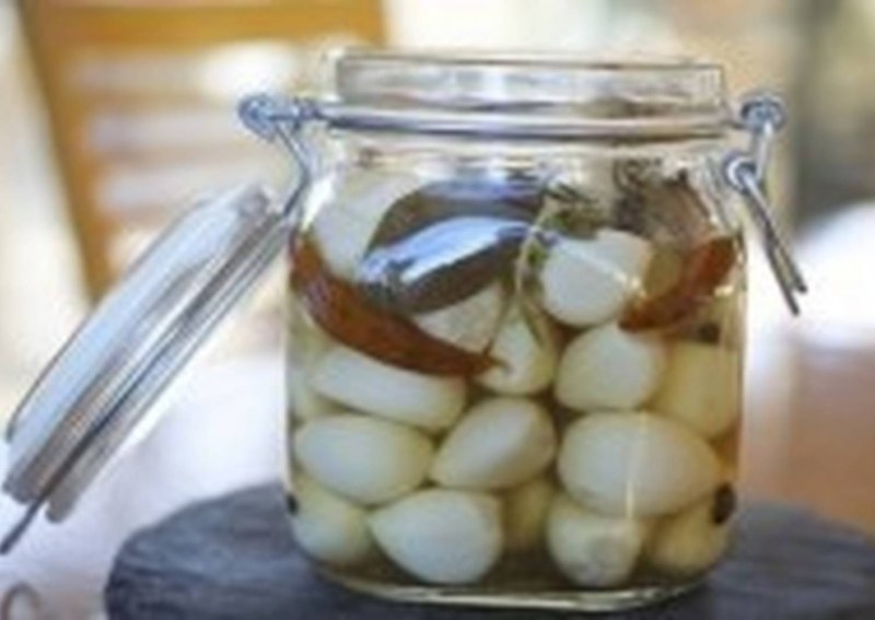 Pickled garlic