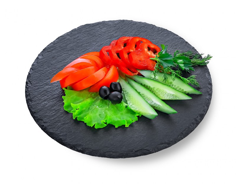 Овощная тарелка с соусом