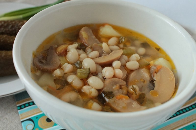 Суп картофельный с фасолью