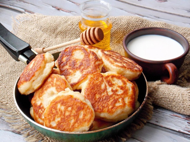 Оладьи с яблоками